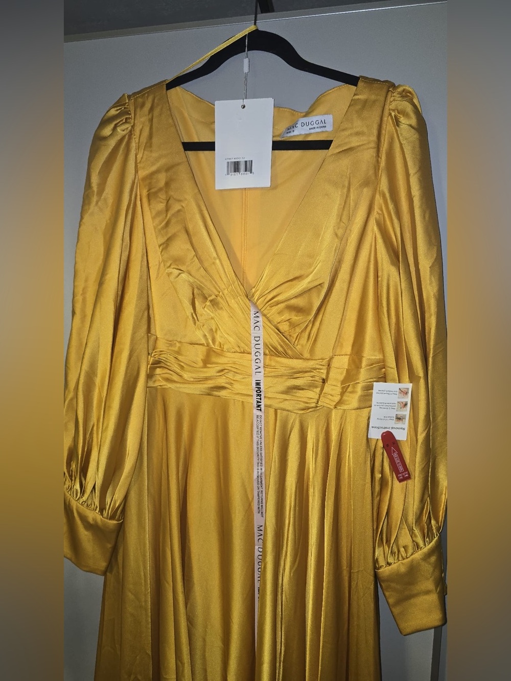 NWT Mac Duggal Yellow Split Bishop Sleeve Wrap Over Flowy
Gown Size 12 - Picture 7 of 8